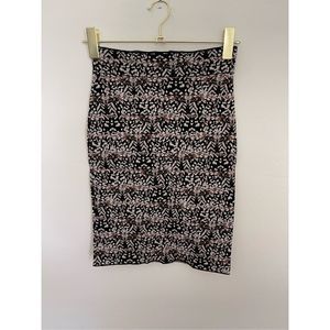 BCBGMAXAZRIA Knit Pattern Skirt Size Small